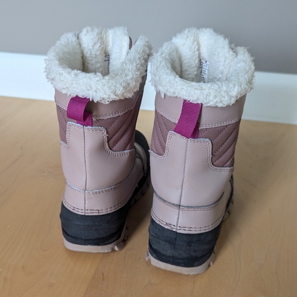 All In Motion Skylar Lace-Up Thermolite Faux Fur Winter Boots Blush Girls Size 2 - Picture 3 of 6